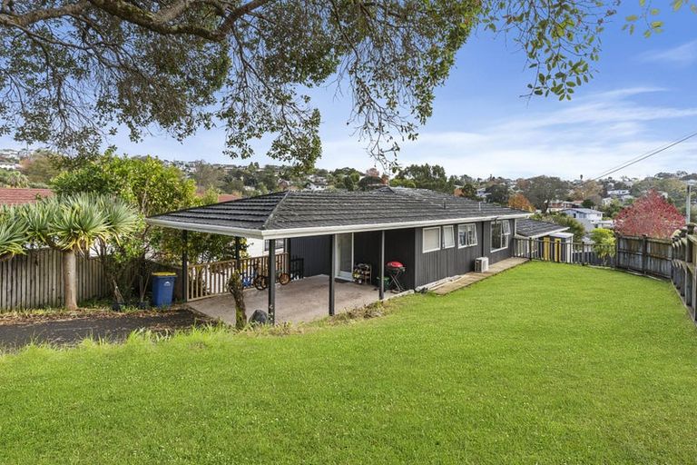 Photo of property in 1/6 Ellice Road, Totara Vale, Auckland, 0629