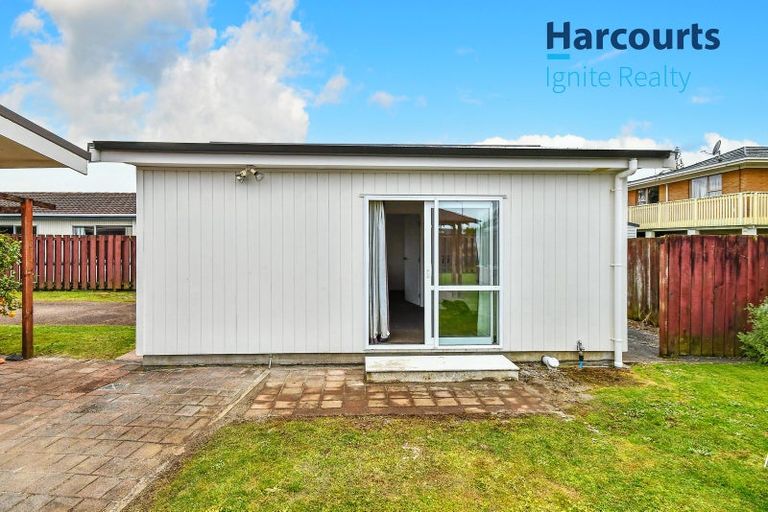 Photo of property in 8 Booker Place, Weymouth, Auckland, 2103