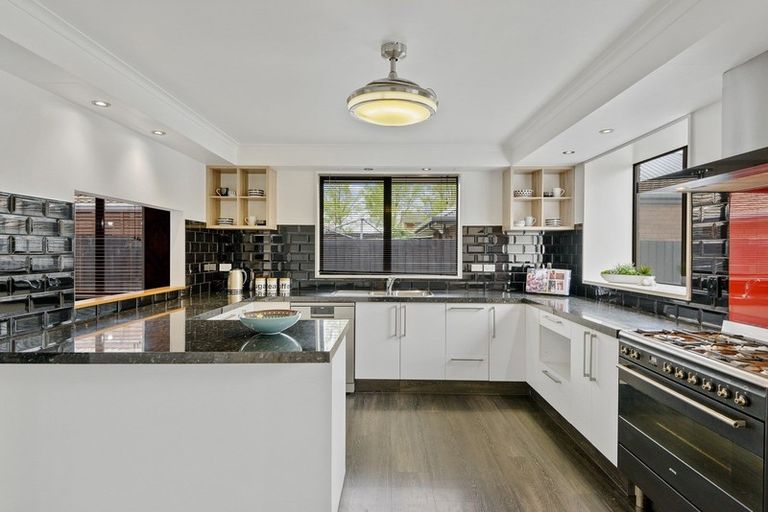 Photo of property in 41 Lowry Avenue, Redwood, Christchurch, 8051