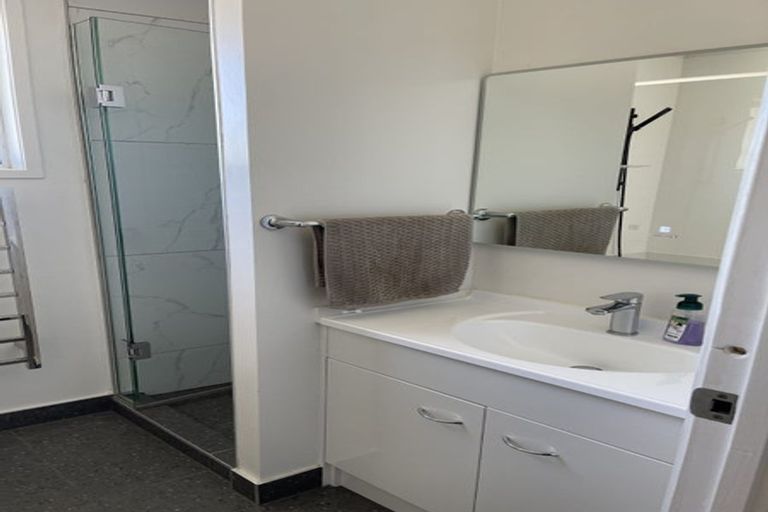 Photo of property in 7 Pitcher Place, Glen Eden, Auckland, 0602