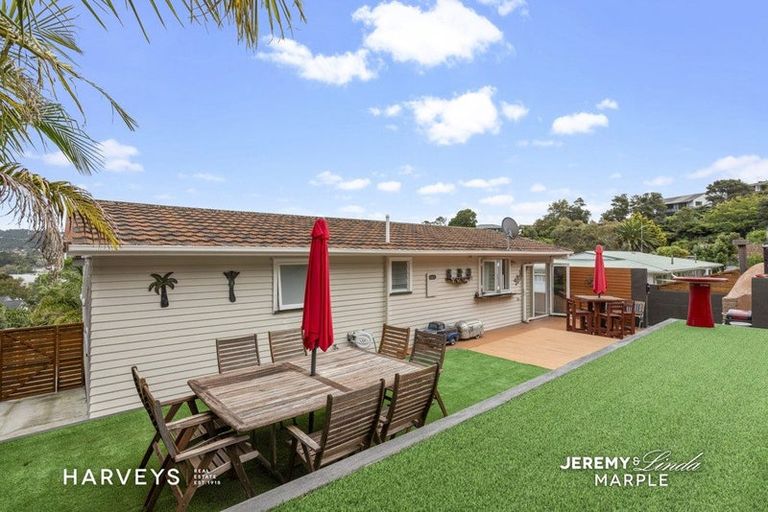 Photo of property in 21 Scotstoun Place, Glen Eden, Auckland, 0602