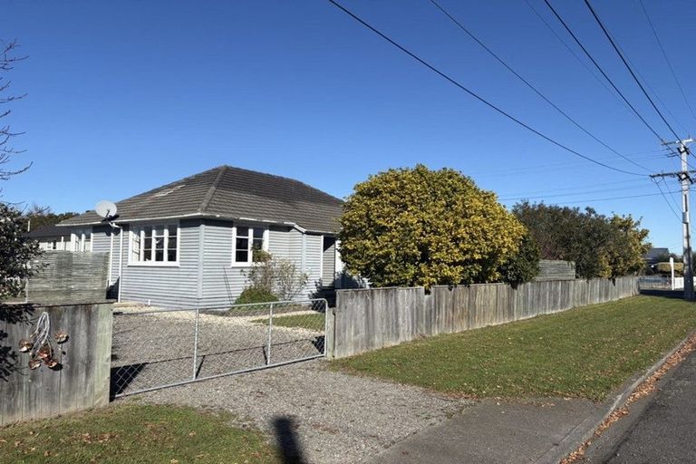 Photo of property in 30 Broadway Street, Martinborough, 5711