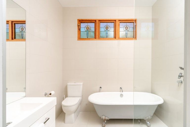 Photo of property in 8 Carrington Street, Mount Cook, Wellington, 6021