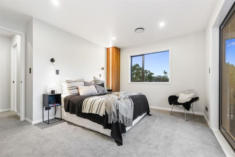 Photo of property in 64u2 Banbury Crescent, Fairfield, Hamilton, 3214