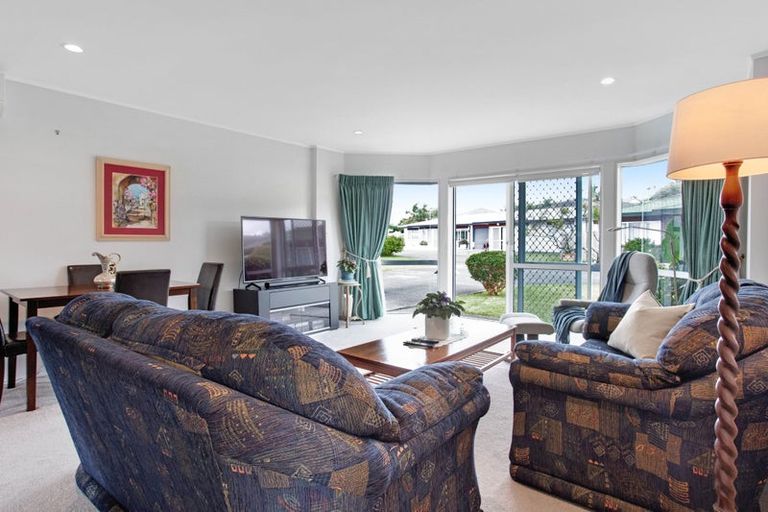 Photo of property in 96b Lakeside Drive, Orewa, 0931