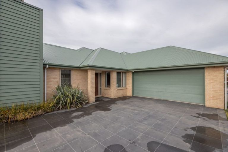 Photo of property in 24 Rochester Crescent, Rolleston, 7614