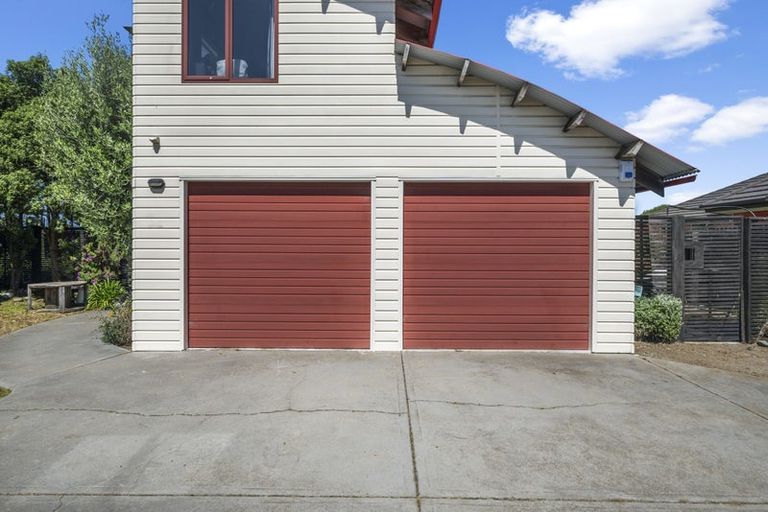 Photo of property in 117 Inwoods Close, Parklands, Christchurch, 8083