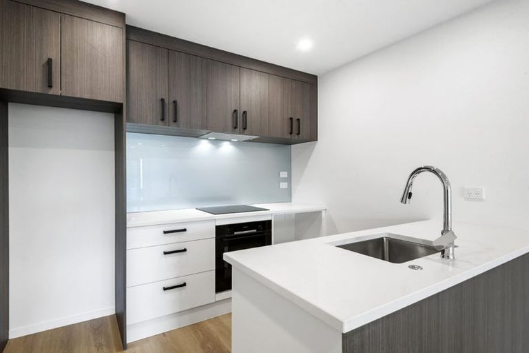 Photo of property in 94 Godley Road, Green Bay, Auckland, 0604