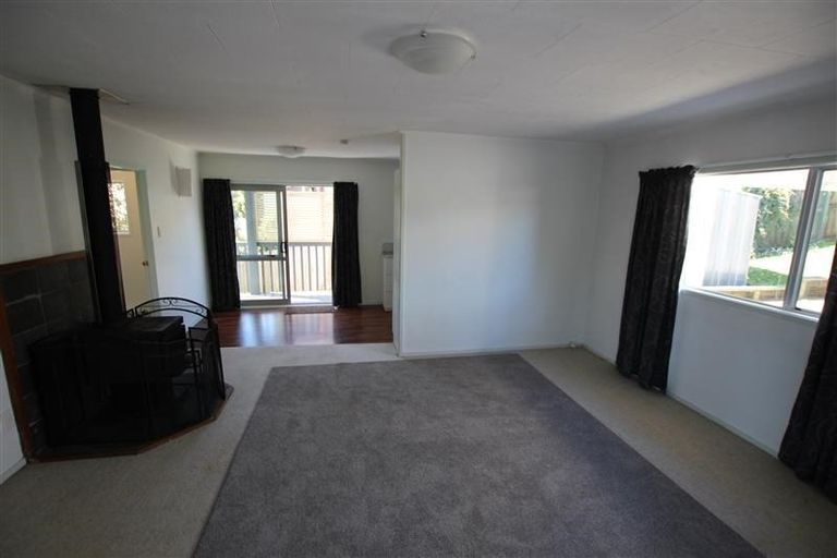 Photo of property in 15 Katrina Place, Massey, Auckland, 0614