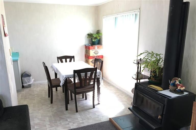 Photo of property in 93 Hillcrest Drive, Kelvin Grove, Palmerston North, 4414