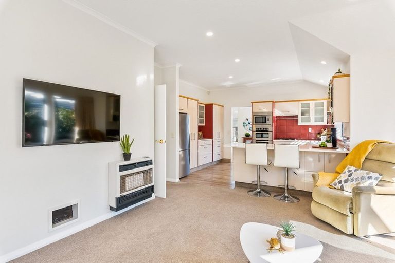 Photo of property in 3 Takahe Drive, Paraparaumu Beach, Paraparaumu, 5032