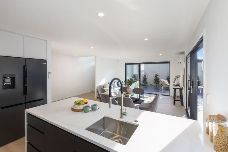 Photo of property in 2/61 Murray Place, St Albans, Christchurch, 8014