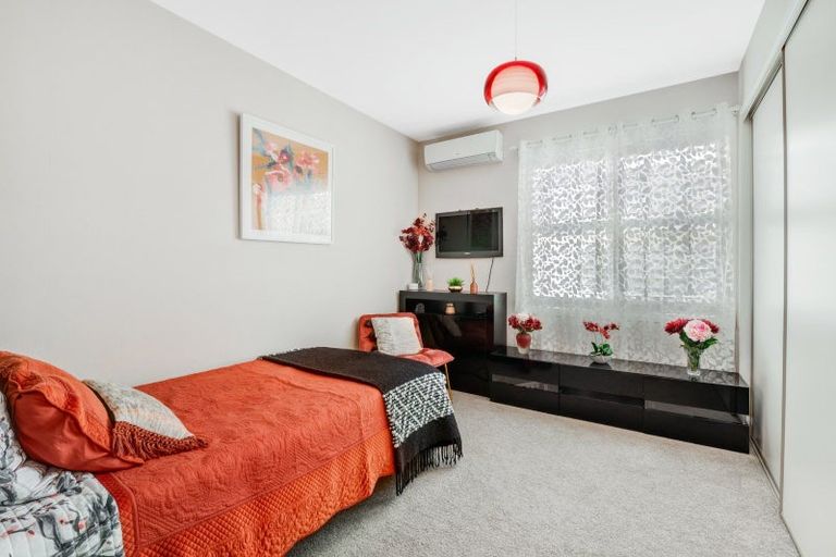 Photo of property in 21 Grand Drive, Orewa, 0931