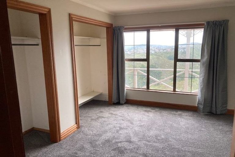 Photo of property in 10 Grumman Lane, Newlands, Wellington, 6037