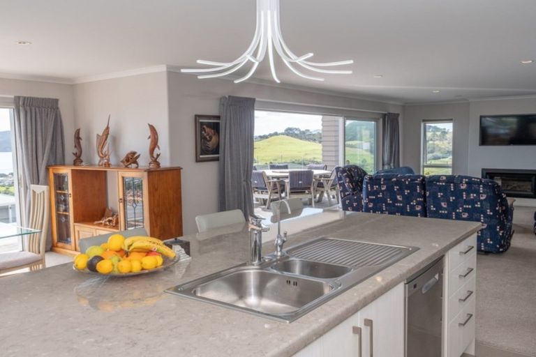 Photo of property in 6 Christine Drive, Coopers Beach, 0420