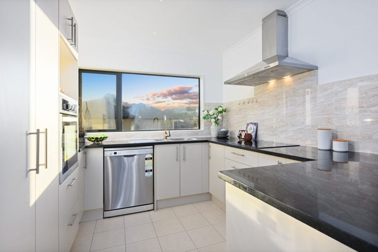 Photo of property in 37c Simpson Road, Ranui, Auckland, 0612