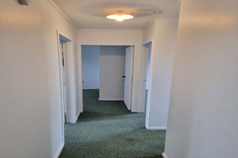 Photo of property in 2/87 Manuroa Road, Takanini, 2112