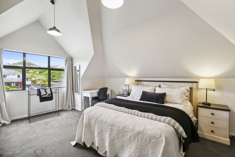 Photo of property in 125 Westchester Drive, Churton Park, Wellington, 6037