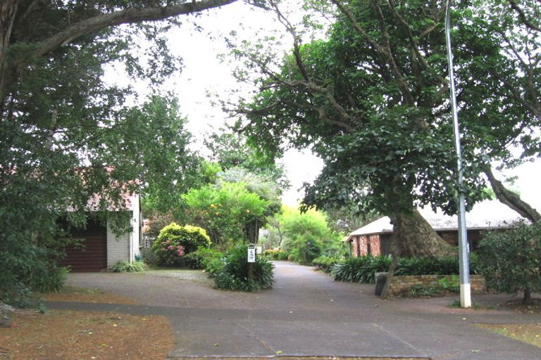 Photo of property in 3 Totara Grove, Hillcrest, Auckland, 0627