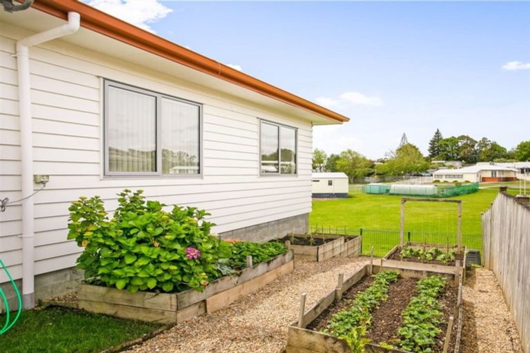 Photo of property in 8 Jezero Drive, Massey, Auckland, 0614