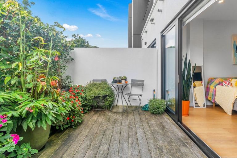 Photo of property in Frank Sargeson Apts, 5/74g Anzac Street, Takapuna, Auckland, 0622