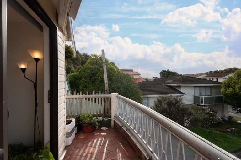 Photo of property in 15 Te Kiteroa Grove, Churton Park, Wellington, 6037