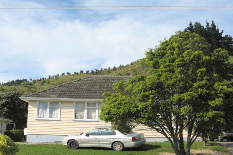 Photo of property in 35 Cambridge Terrace, Kaiti, Gisborne, 4010