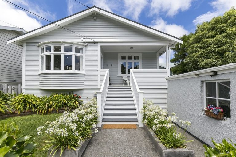 Photo of property in 7 Vennell Street, Brooklyn, Wellington, 6021