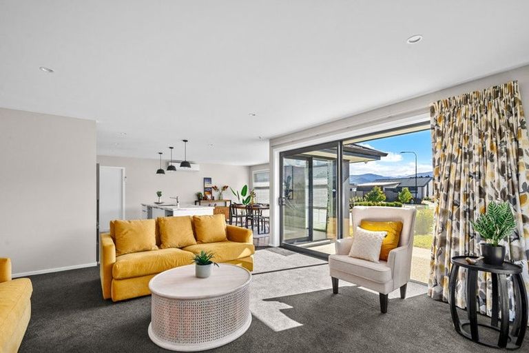 Photo of property in 21 Guano Crescent, Cromwell, 9310