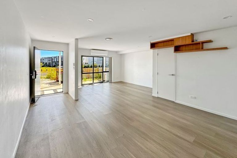 Photo of property in 39b Soaring Bird Drive, Takanini, 2112