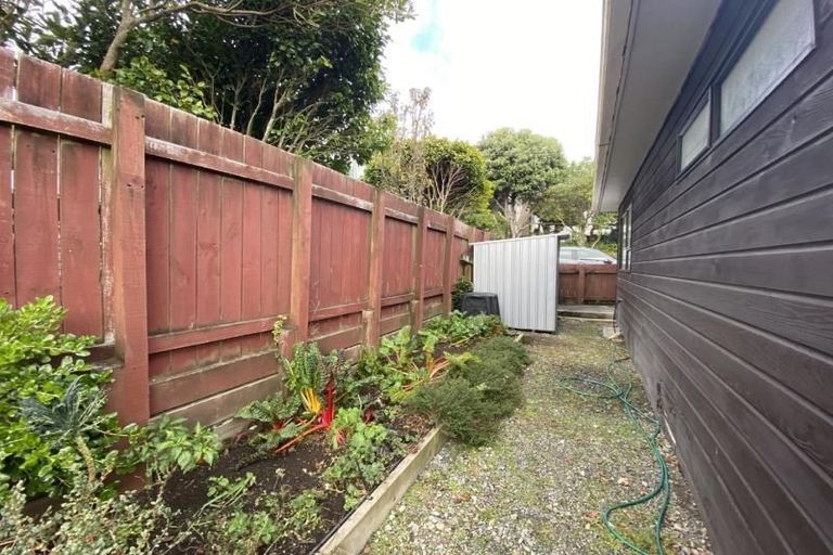 Photo of property in 54a Bassett Road, Johnsonville, Wellington, 6037