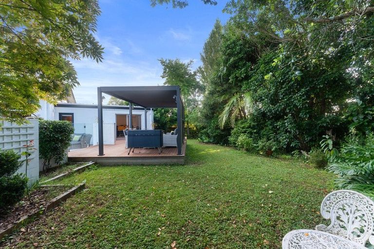 Photo of property in 23 Gordon Avenue, Forrest Hill, Auckland, 0620