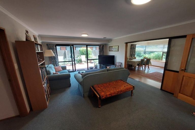 Photo of property in 7 Derenzy Place, Avonhead, Christchurch, 8042