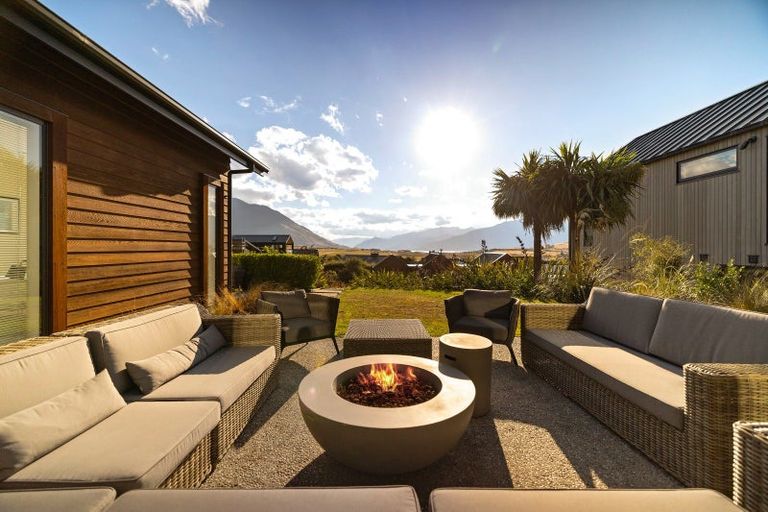 Photo of property in 13 Ellesmere Avenue, Jacks Point, Queenstown, 9371