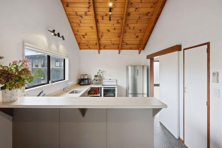 Photo of property in 2/11 Hosking Place, Clarks Beach, 2122