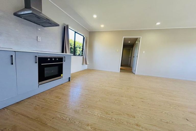 Photo of property in 1/7 Elvira Place, Ranui, Auckland, 0612