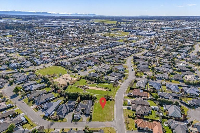 Photo of property in 2 Pollock Place, Rolleston, 7614