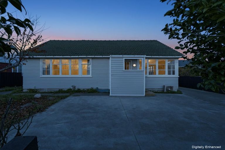 Photo of property in 16 Boyne Avenue, Northcote, Christchurch, 8052