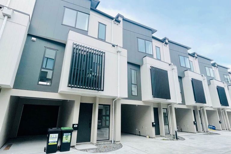 Photo of property in 22 Mina Way, Browns Bay, Auckland, 0630