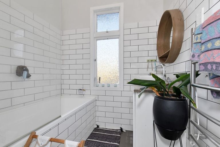 Photo of property in 64 Cumnor Terrace, Woolston, Christchurch, 8023