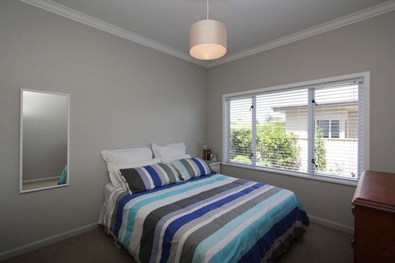 Photo of property in 1/2 Anzac Avenue, Onekawa, Napier, 4110