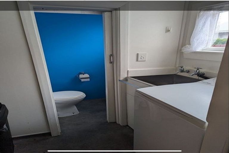 Photo of property in 123 Onepu Road, Lyall Bay, Wellington, 6022