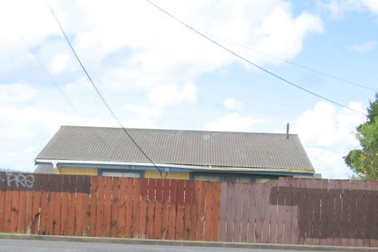 Photo of property in 1/18 Pleasant Road, Glen Eden, Auckland, 0602