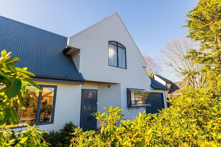 Photo of property in 366 Sawyers Arms Road, Harewood, Christchurch, 8051