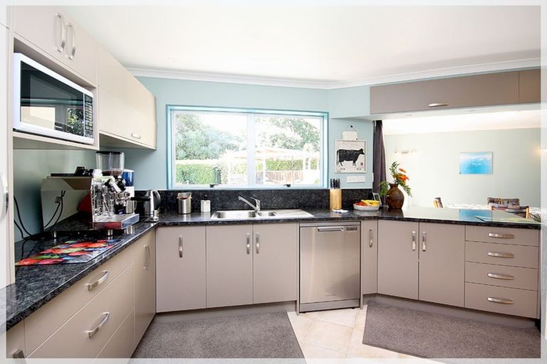 Photo of property in 1071 Queen Street East, Levin, 5510