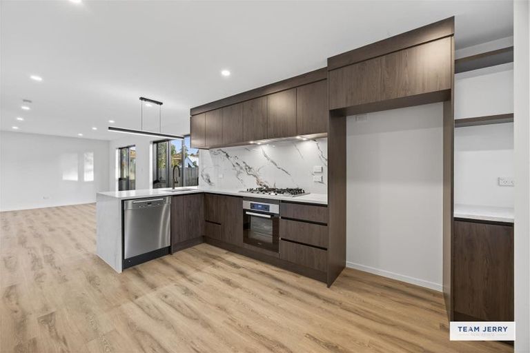 Photo of property in 25b Jandell Crescent, Bucklands Beach, Auckland, 2014