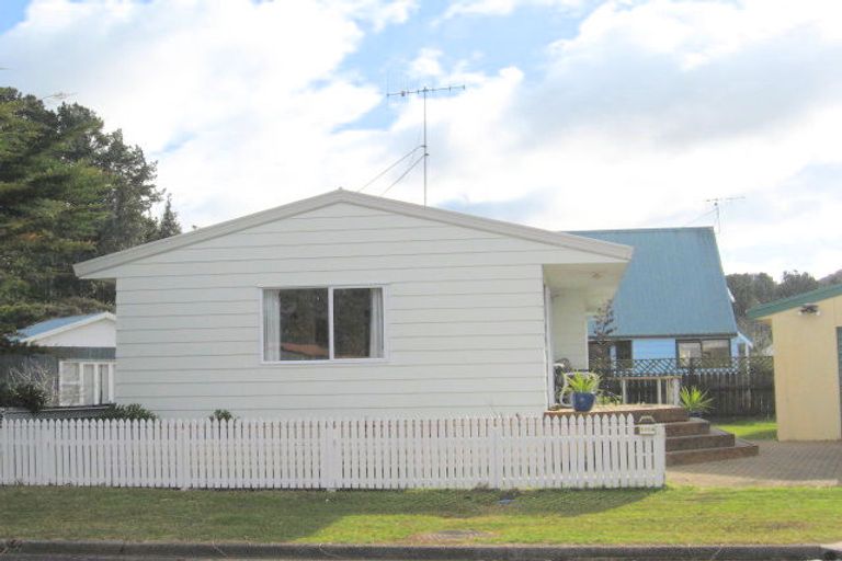 Photo of property in 116b Mckellar Place, Whangamata, 3620