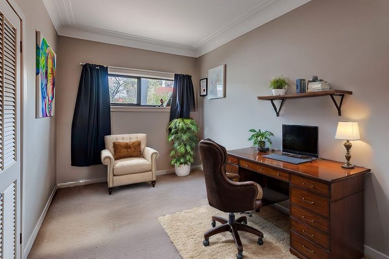 Photo of property in 17 Margan Avenue, New Lynn, Auckland, 0600