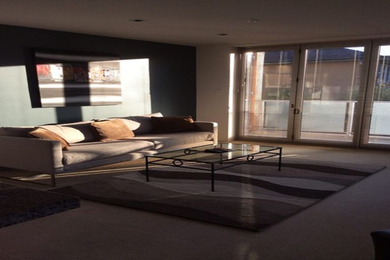 Photo of property in 33c Cranmer Square, Christchurch Central, Christchurch, 8013