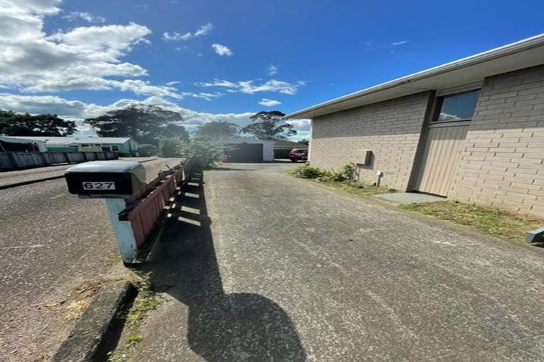 Photo of property in 625 Massey Road, Mangere, Auckland, 2022